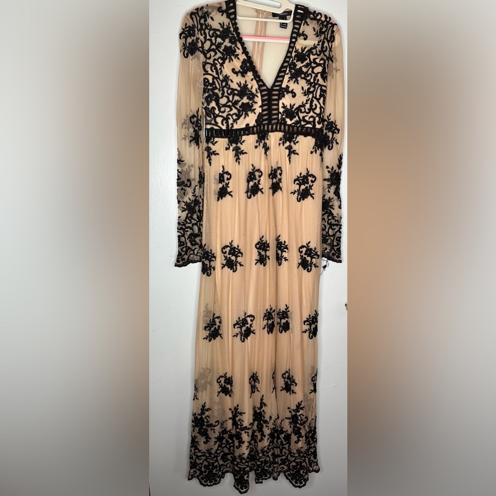 Forever 21 tan dress with black